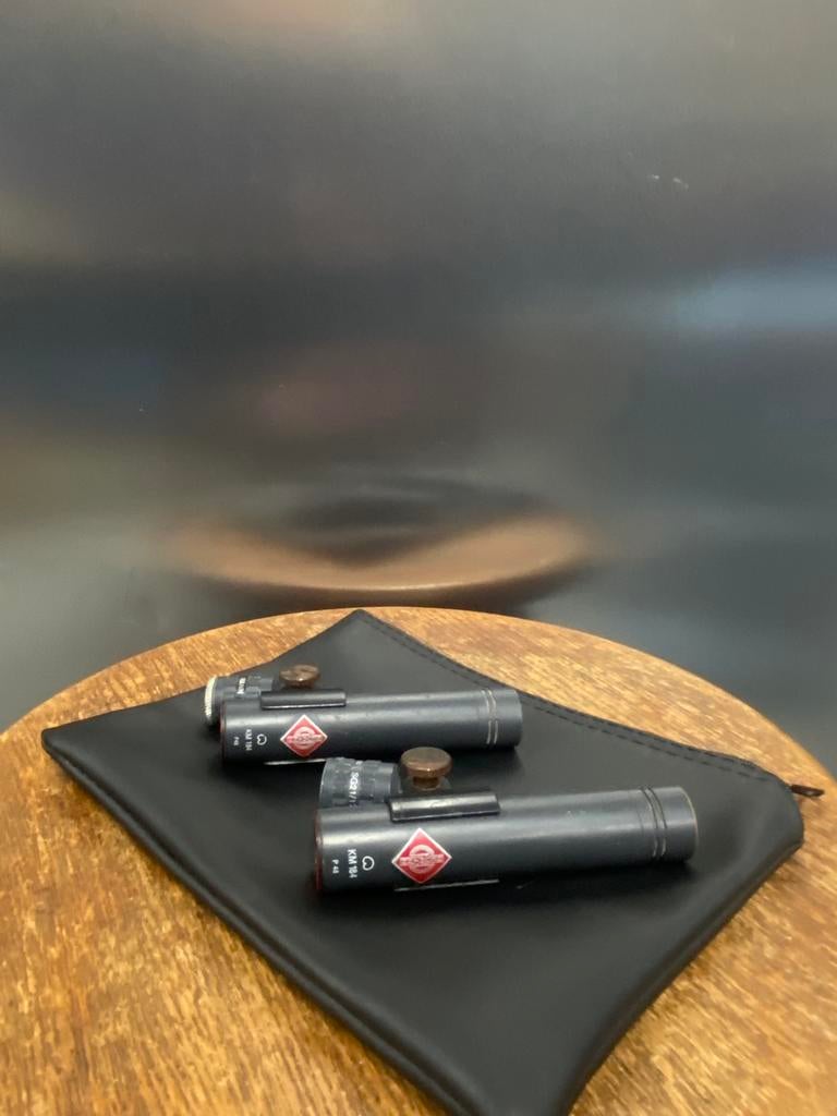 NEUMANN KM 184 (Pair), Enlèvement