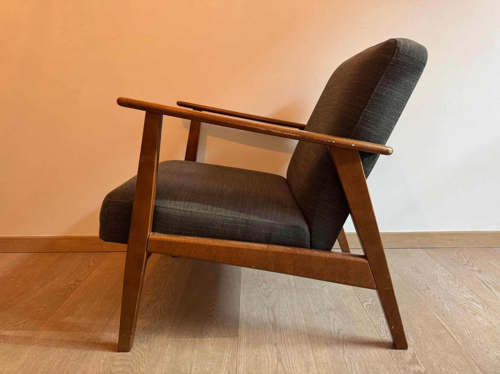Fauteuil IKEA EKENÄSET en bois gris du milieu du siècle, 75 à 100 cm, Mid-century / Scandinavisch, Bois, Enlèvement