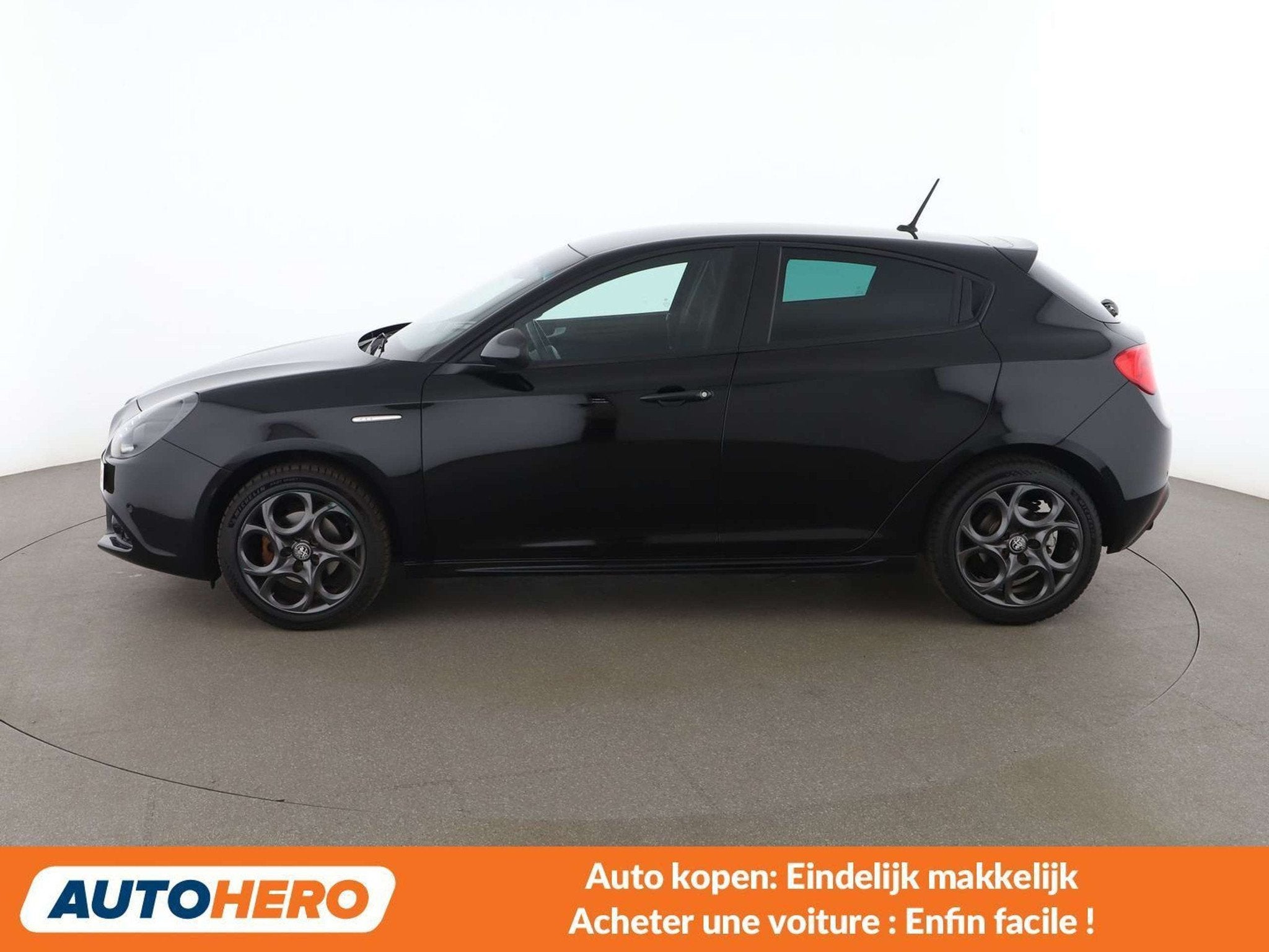 Alfa Romeo Giulietta 1.4 Turbo Sport (bj 2020), Auto's, Alfa Romeo, Stof, Gebruikt, https://public.car-pass.be/vhr/d3e1e566-7cbb-475e-a358-4c12f2e22e1a