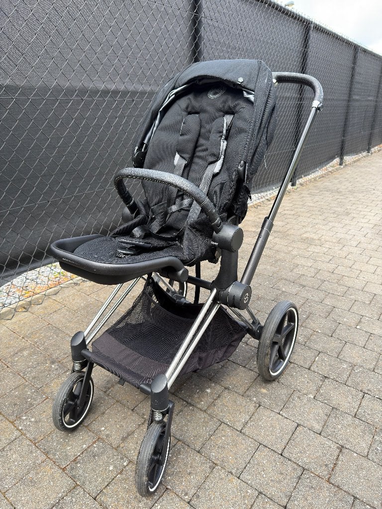 Cybex Platinum Priam 3in1 Chrome With Black Details, Enfants & Bébés, Poussettes & Combinaisons, Enlèvement, Comme neuf, Poussette