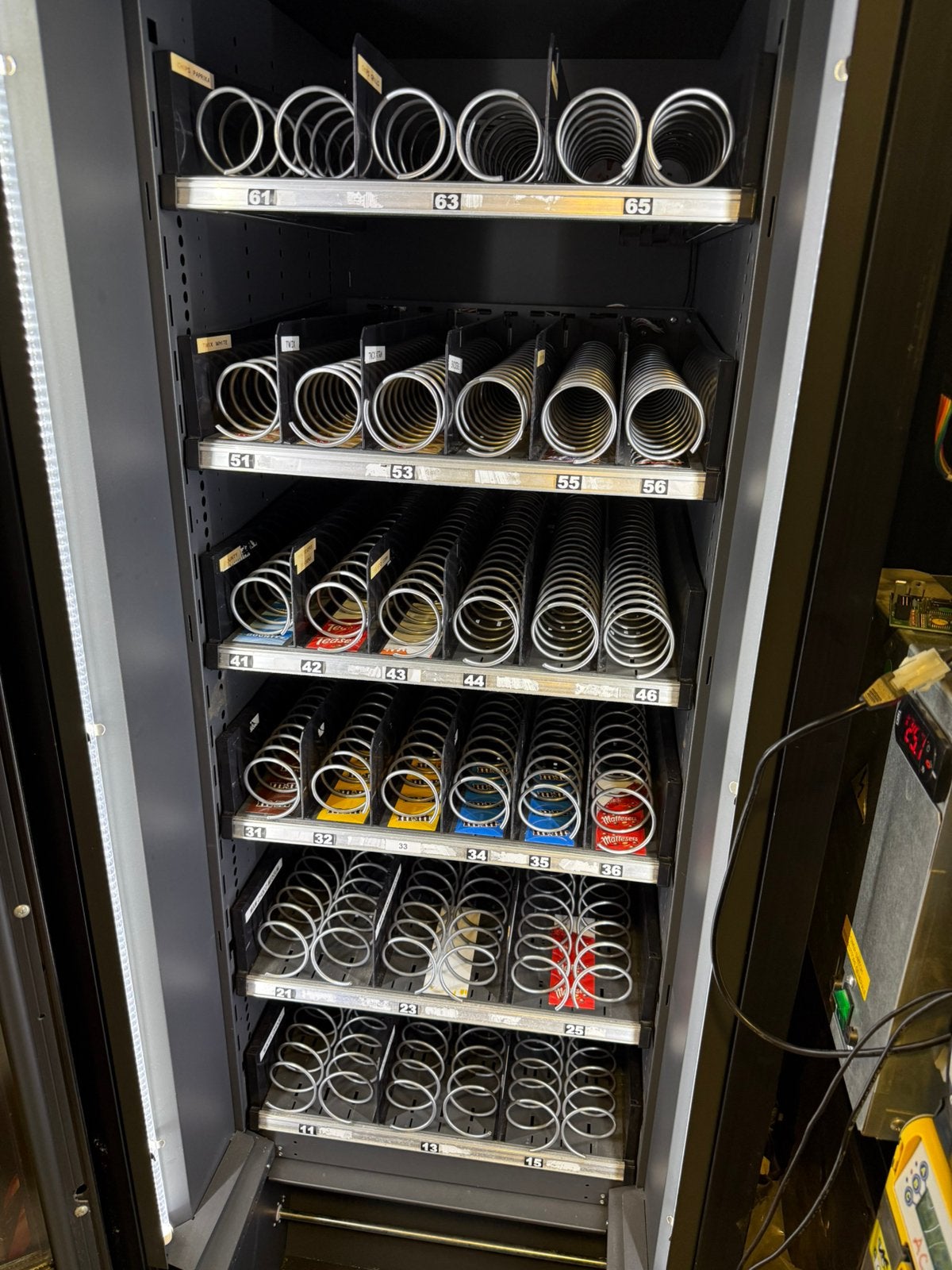Snackautomaat met werk, Verzamelen, Automaten | Overige, Ophalen, Gebruikt