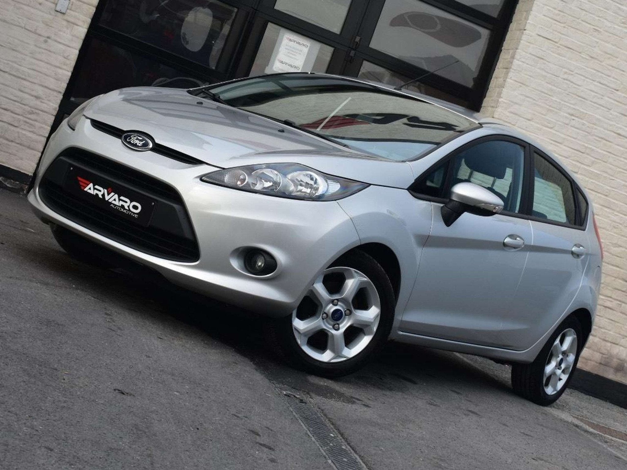Ford Fiesta 1.25i Titanium / Airco / Carplay / Verw Zetels /, Auto's, Voorwielaandrijving, Euro 5, Stof, Gebruikt