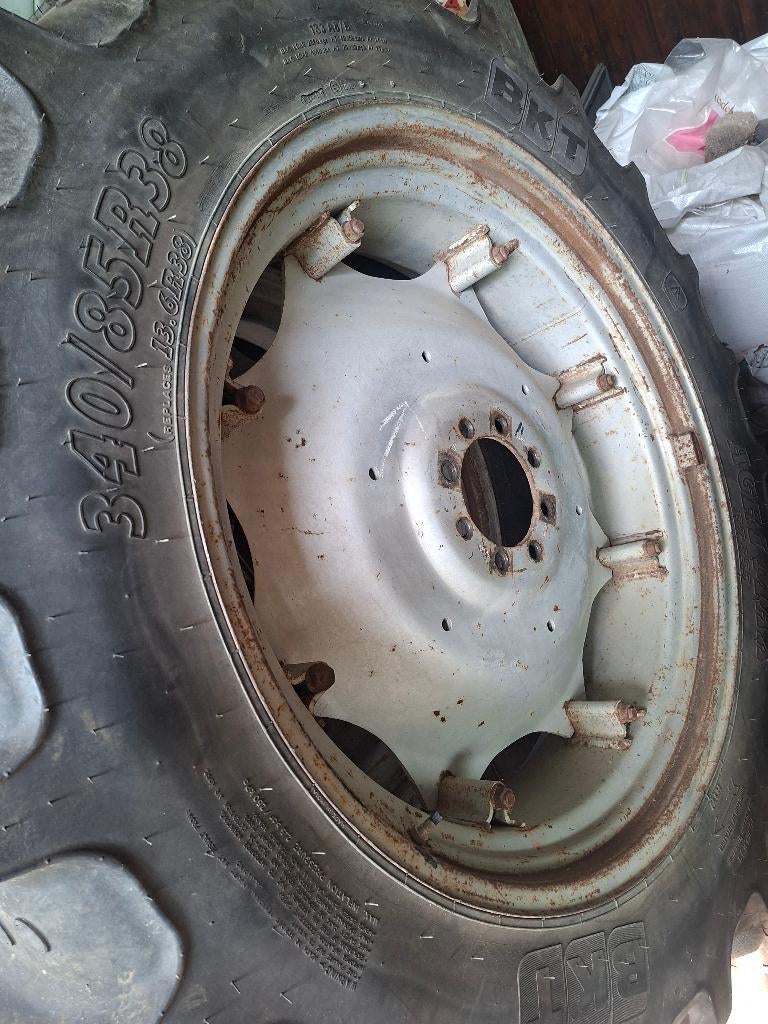 Tractor banden met velgen  zo goed als nieuw, Ophalen