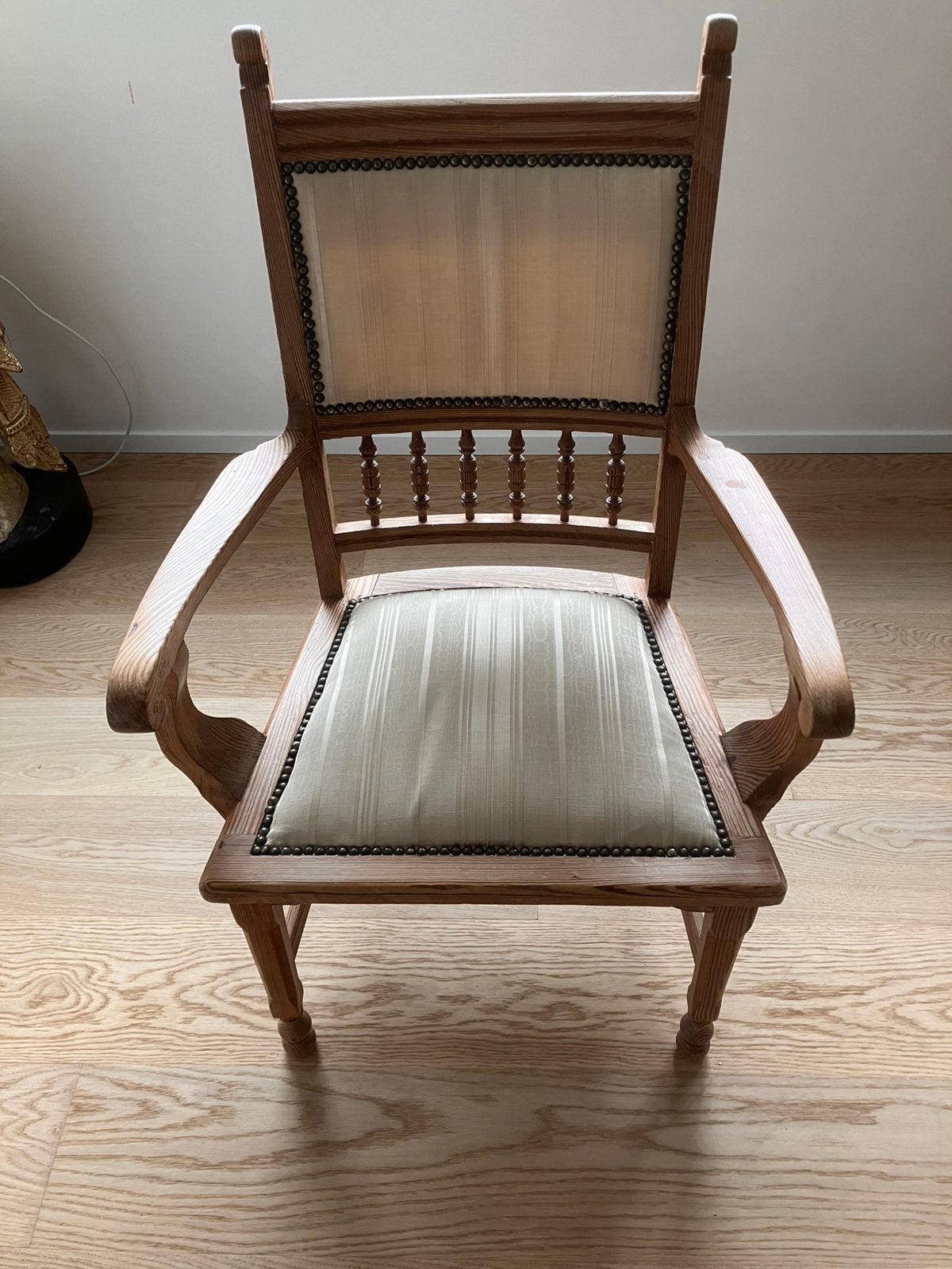 2 stoelen, Ophalen