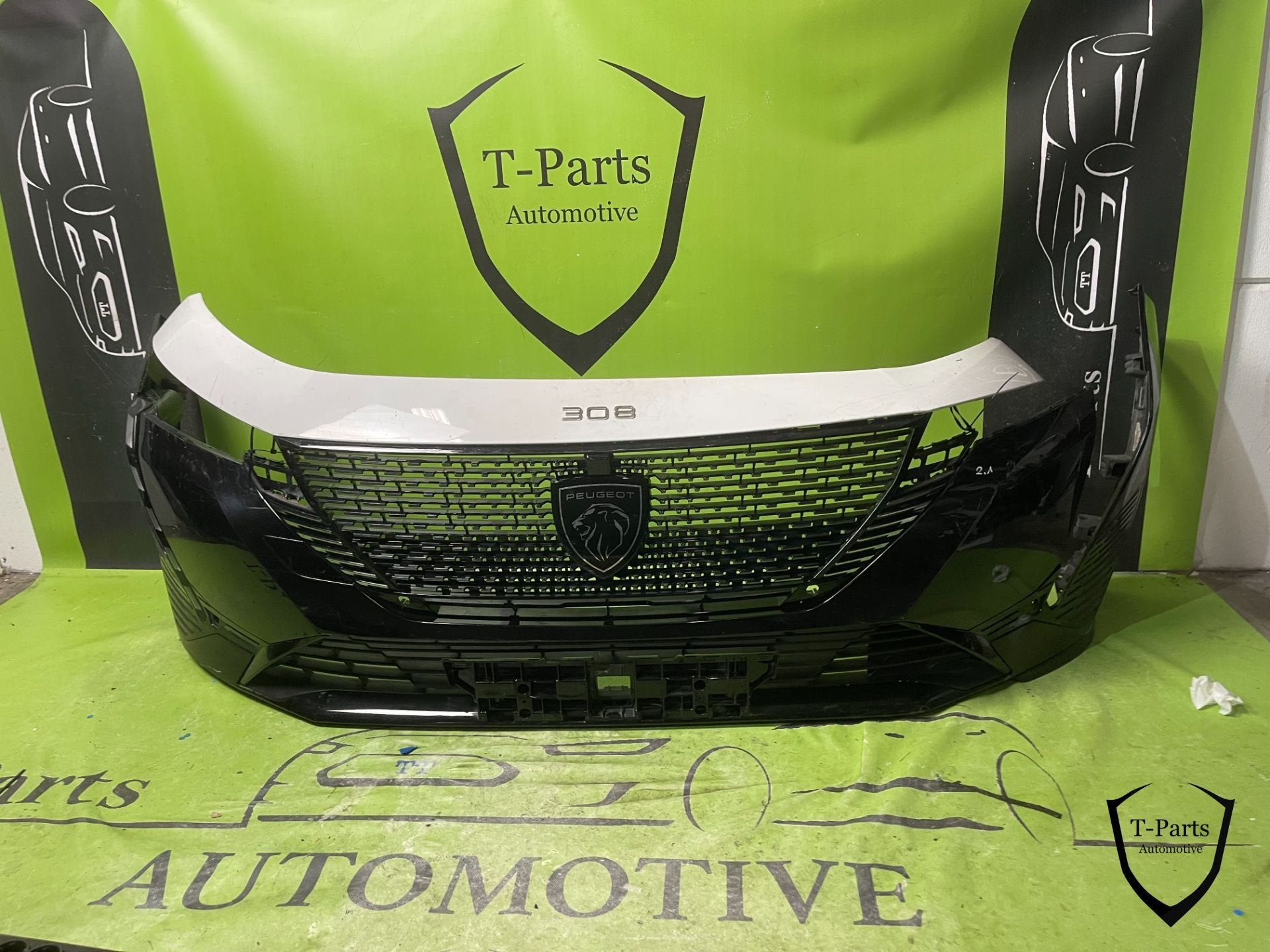 peugeot 208 voorbumper bumper, Taurusavenue 1
2132 LS  Hoofddorp, NL, Gebruikt, Contact.group@renault.com, Stellantis N.V.