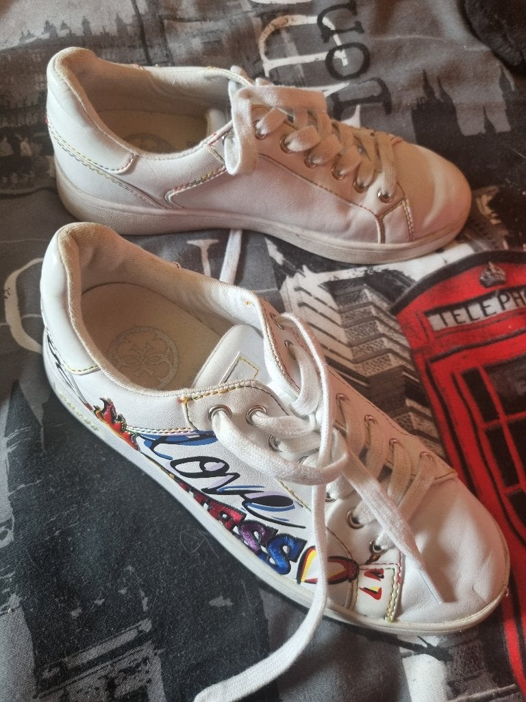 Baskets Guess, Vêtements | Femmes, Chaussures, Guess, Sneakers et Baskets, Enlèvement, Porté