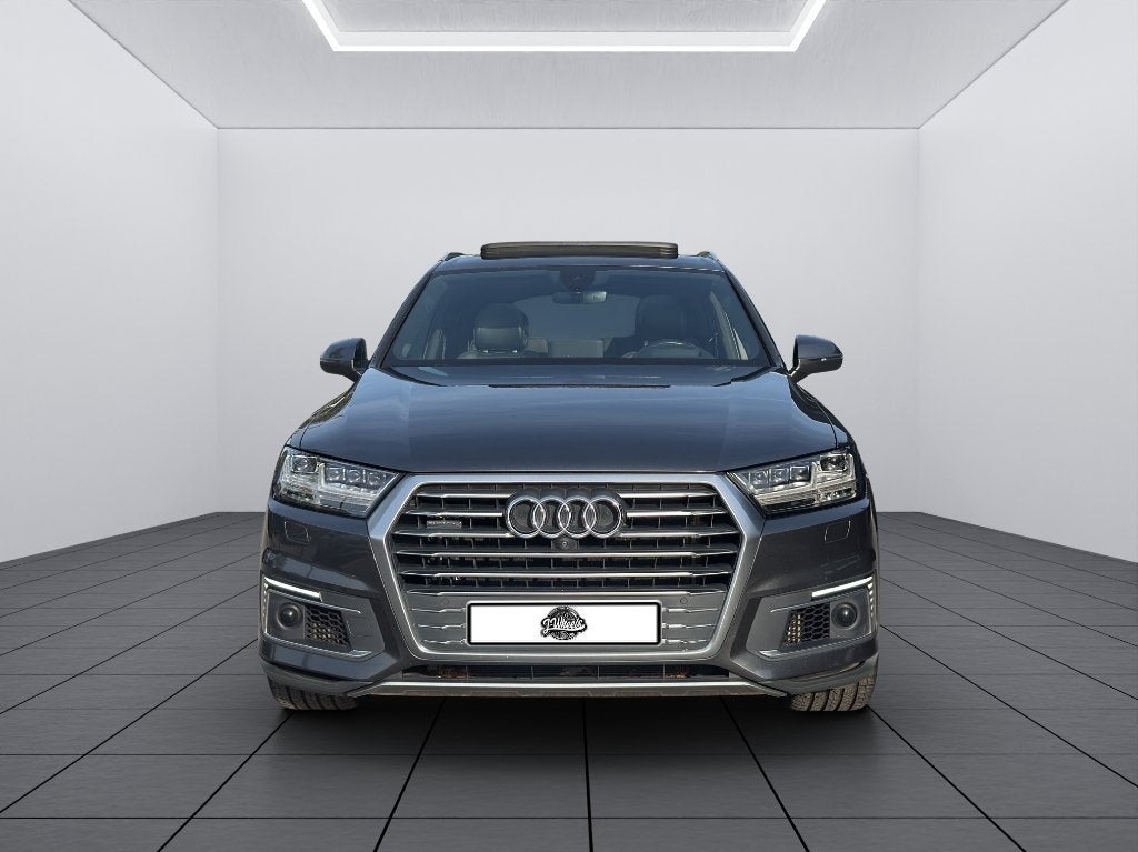 Audi Q7 E-tron s-line pano 360 leder trekhaak electr., Autos, Cuir, Argent ou Gris, Achat, Euro 6