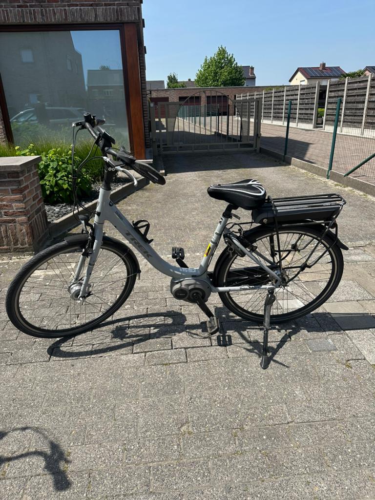Vélo électrique Trek en très bon état à moteur central Bosch, Enlèvement ou Envoi, Comme neuf