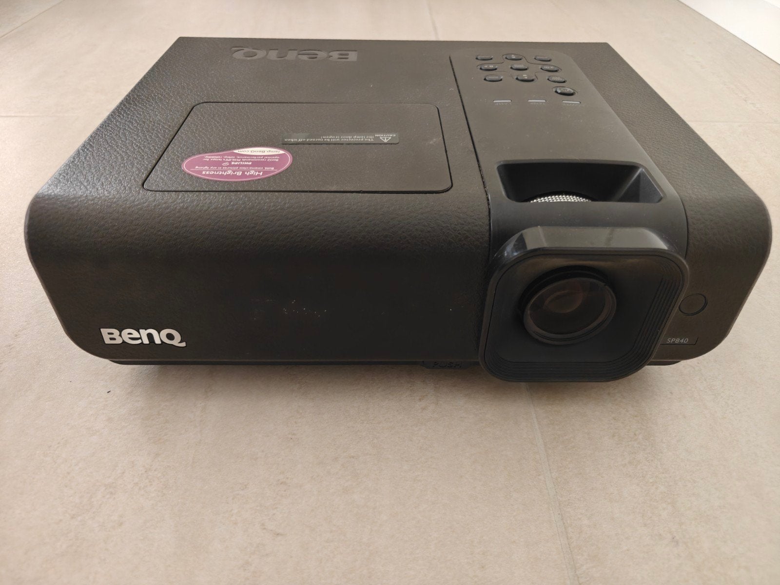 Projecteur à longue focale Full HD SP840 de BenQ — NOUVELLE, Enlèvement