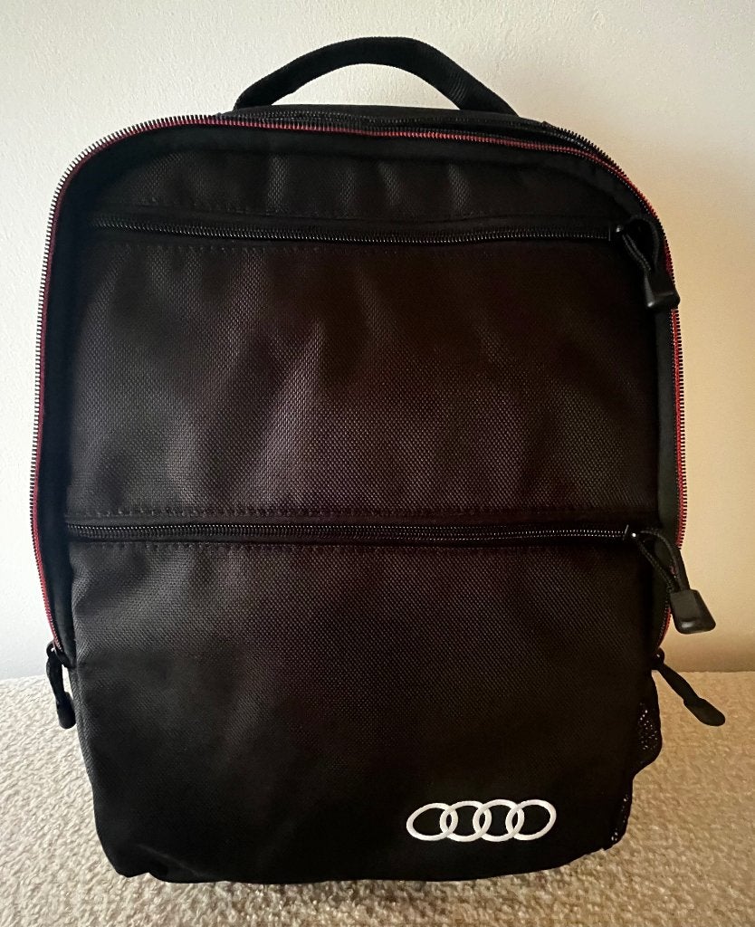 Sac à dos Audi neuf pour scooter ou trottinette électrique, Neuf, Autres marques, 40 cm ou plus, 30 à 45 cm