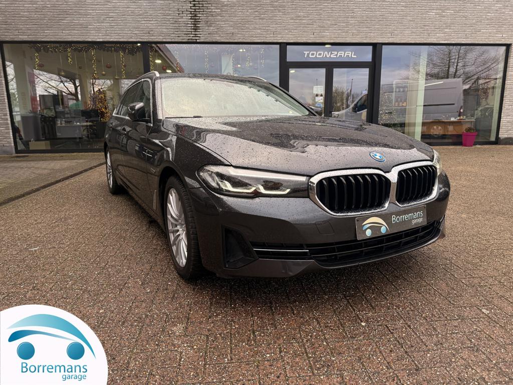 BMW 530 E Touring Business Navi/Leder/Camera/Carplay, Autos, BMW, 0 kg, Argent ou Gris, 0 kg, 184 ch