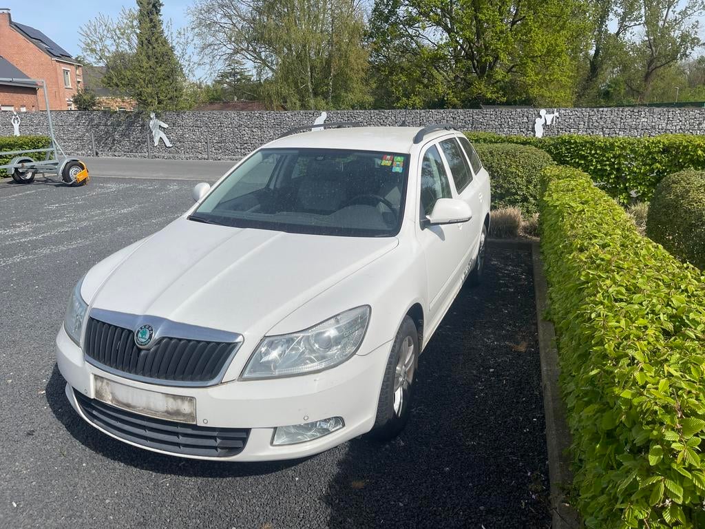 skoda octavia 2013 1.6d export, Autos, Euro 5, Achat, Boîte manuelle, Noir