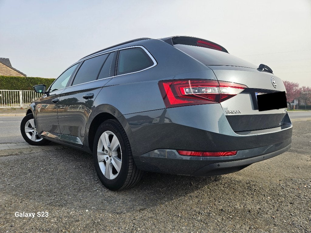 SKODA SUPERB 1.6 TDI EURO 6B GPS CAMERA AIRCO GOEDE STAAT, Auto's, Skoda, Particulier, Superb, ABS, Achteruitrijcamera, Airbags