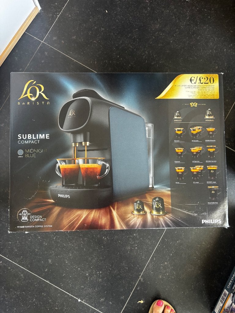 Koffiemachine, Ophalen, 2 tot 4 kopjes, Koffiepads en cups, Afneembaar waterreservoir
