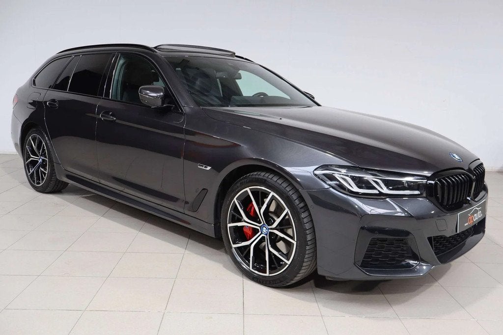 BMW 5 Serie 530 Touring 530eAS PHEV M PACK (bj 2022), Auto's, BMW, Automaat, 1998 cc, Gebruikt, 4 cilinders