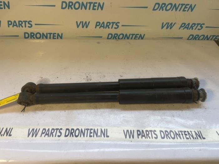 Schokdemper set van een Volkswagen UP, Auto-onderdelen, Ophanging en Onderstel, Volkswagen, Gebruikt, 3 maanden garantie, Ophalen of Verzenden