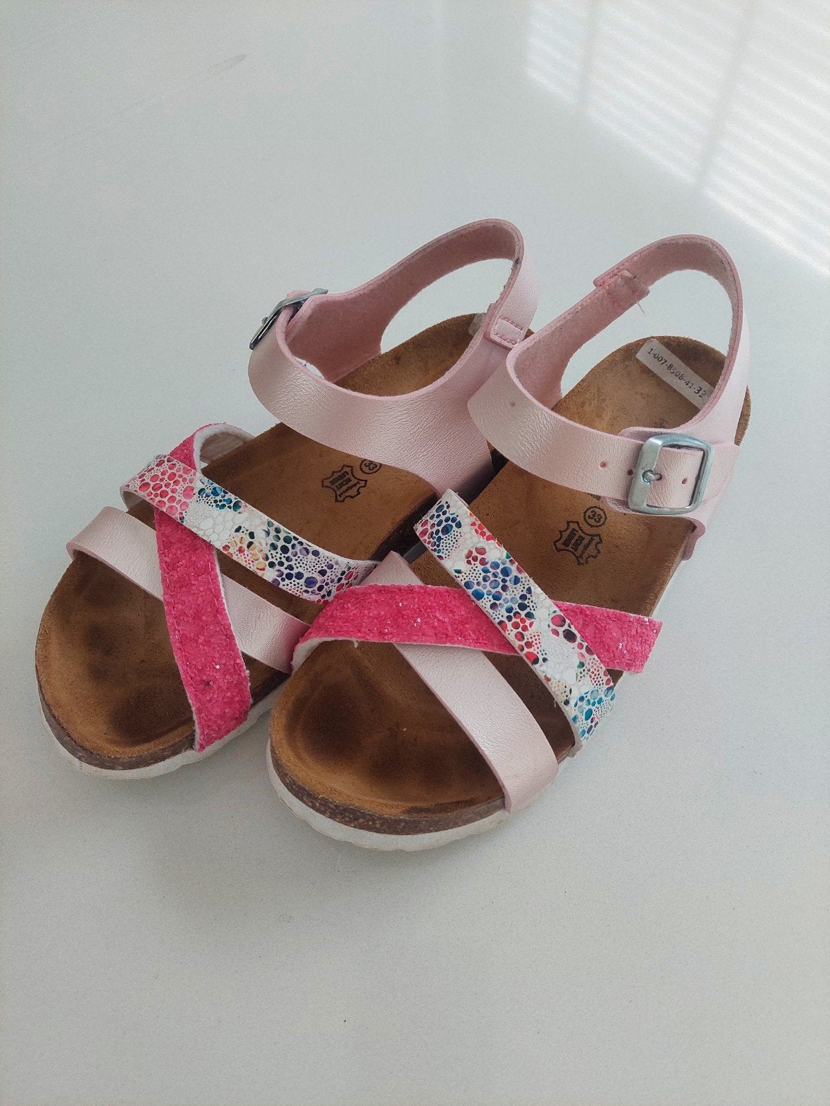 Sandalen maat 33, Ophalen