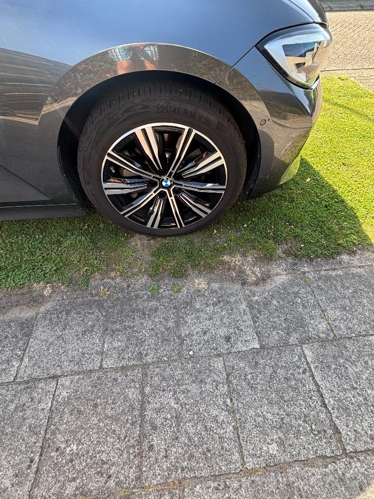 BMW 330 e, Automaat, Achterwielaandrijving, 4 cilinders, Leder