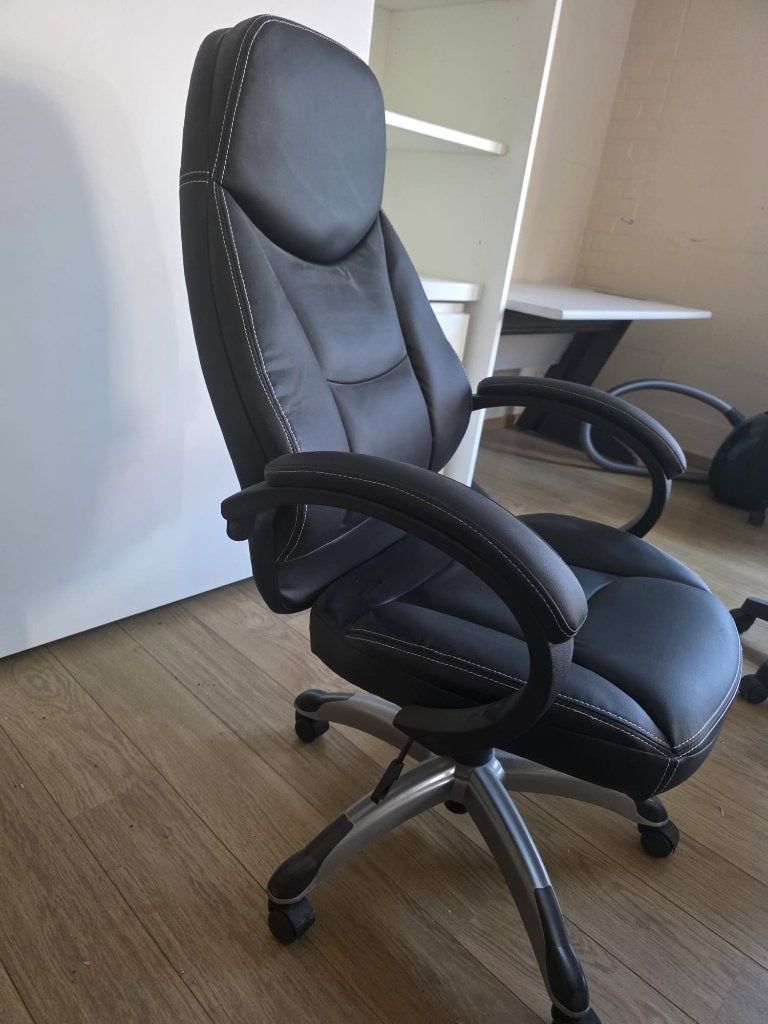 Zwarte gamingstoel & Zwarte ergonomische bureaustoel, Ophalen, Zwart, Zo goed als nieuw, Gaming bureaustoel