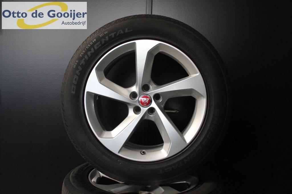 Originele Jaguar F Pace Velgen 19 Inch Zomerbanden Continent, Auto-onderdelen, Banden en Velgen, Banden en Velgen, Zomerbanden