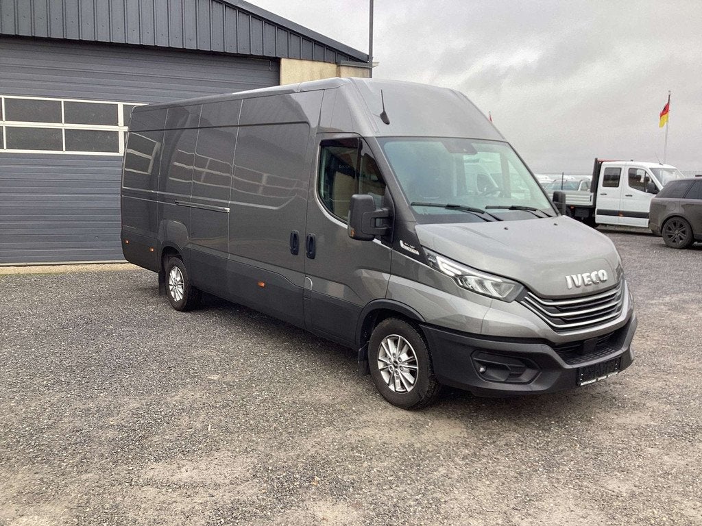 Iveco Daily l4h2 30hdi 180pk automaat 2023 10km full/option, Auto's, Overige Auto's, Automaat, Stof, 4 cilinders, Bedrijf