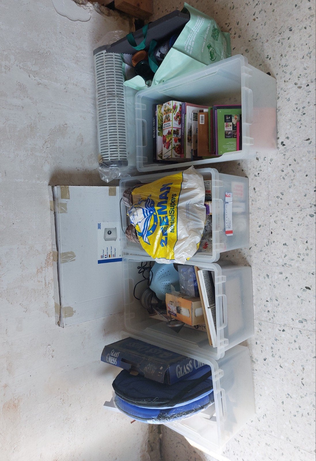 GRATUIT Vide grenier - Lot d'objets divers, Huis en Inrichting, Woonaccessoires | Wandplanken en Boekenplanken, Ophalen
