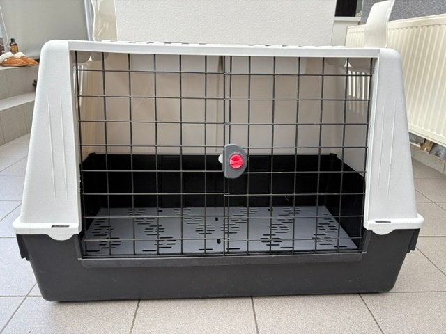 Bench - Vervoersbox, Dieren en Toebehoren, Ophalen, Zo goed als nieuw