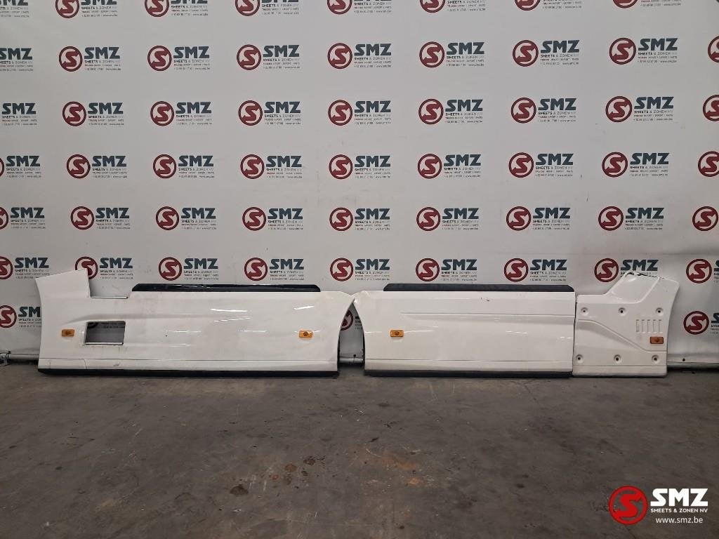 Occ set side skirt L/R + hitteschild Renault, Gebruikt, Renault, Ophanging en Onderstel