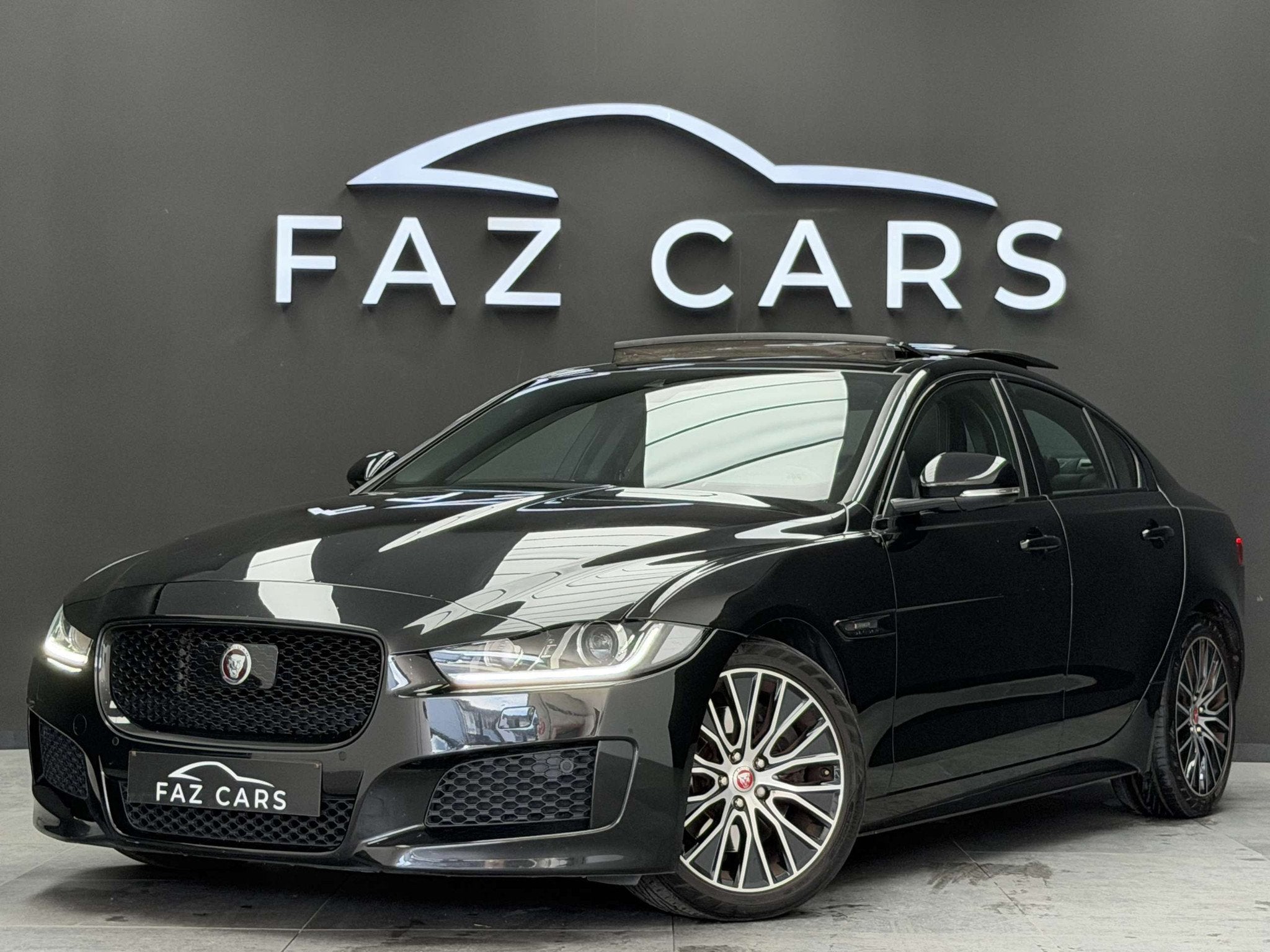 Jaguar XE 2.0 T Landmark Edition * 1ER PROP + CUIR + GPS *, Auto's, Jaguar, Automaat, 4 deurs, Achterwielaandrijving, Gebruikt