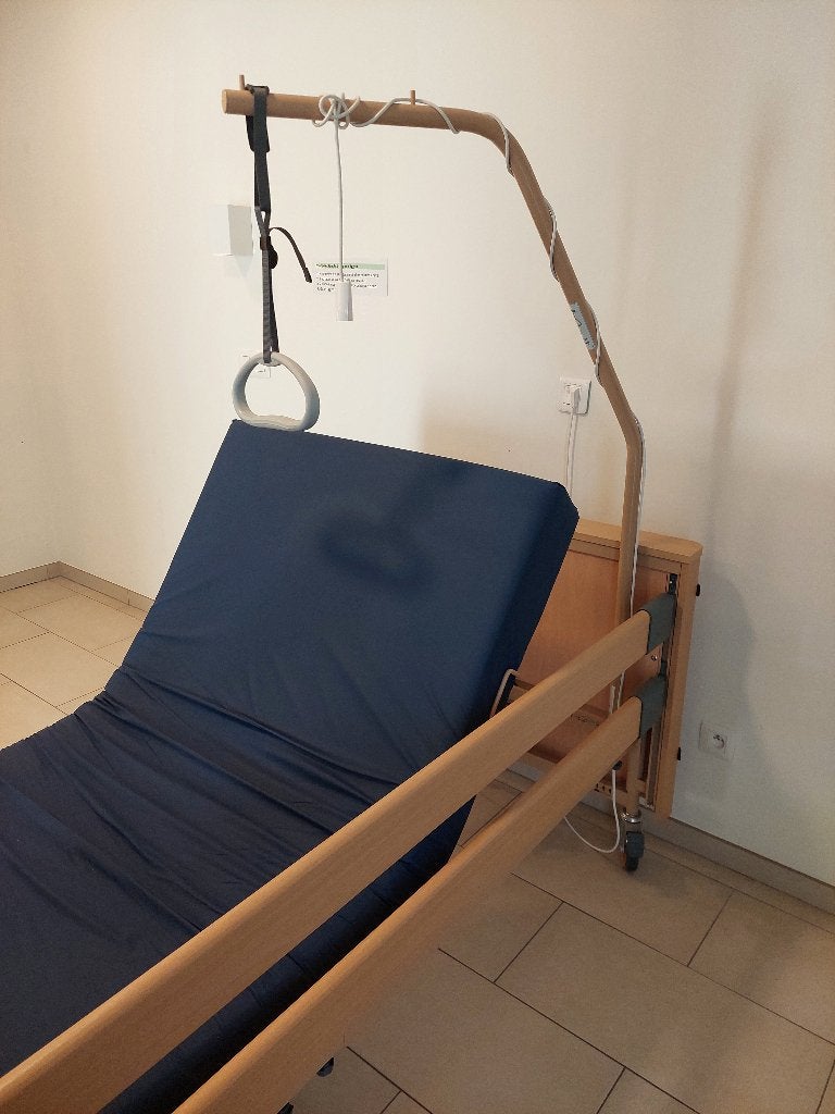 ziekenhuisbed, Diversen, Ophalen, Zo goed als nieuw