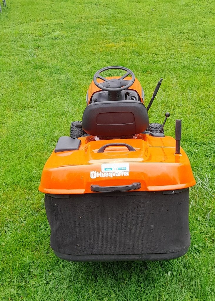 Tracteur tondeuse husqvarna ct 141, Jardin & Terrasse, Hysqvarna, Enlèvement, Utilisé, 90 à 120 cm