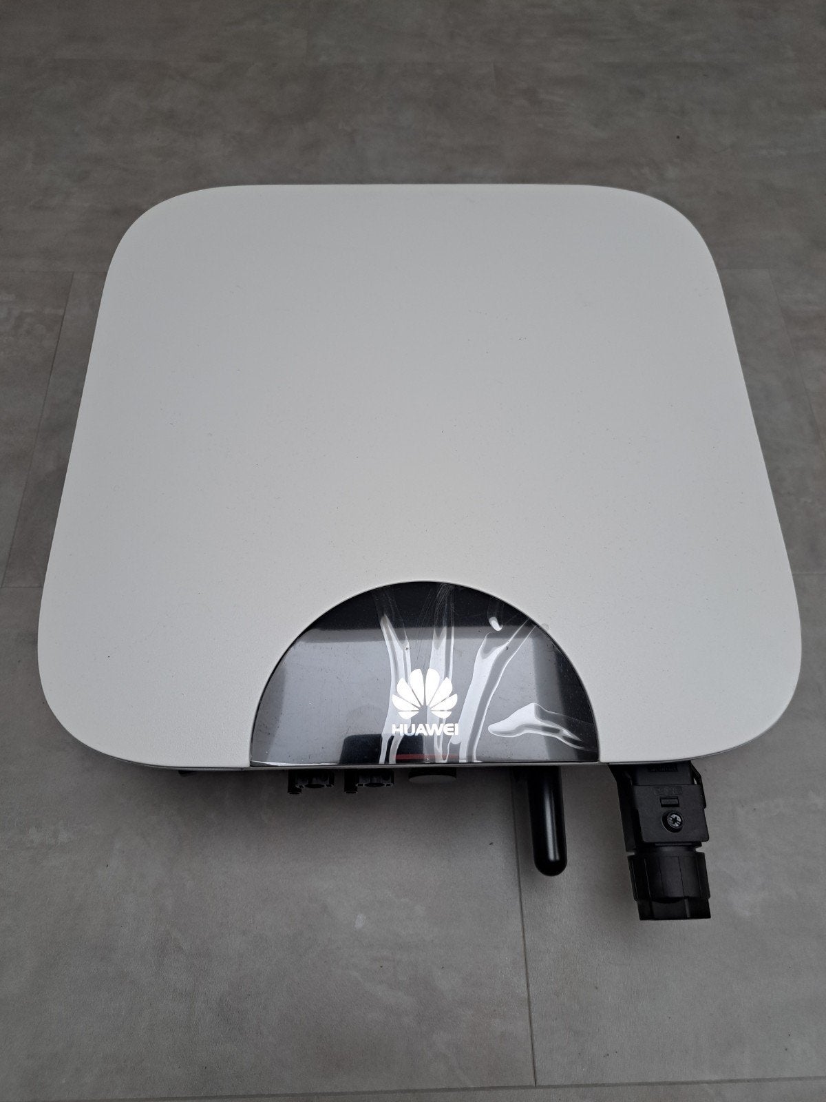 Omvormer Huawei 3,3 kVA, Doe-het-zelf en Bouw, Zonnepanelen en Toebehoren, Ophalen