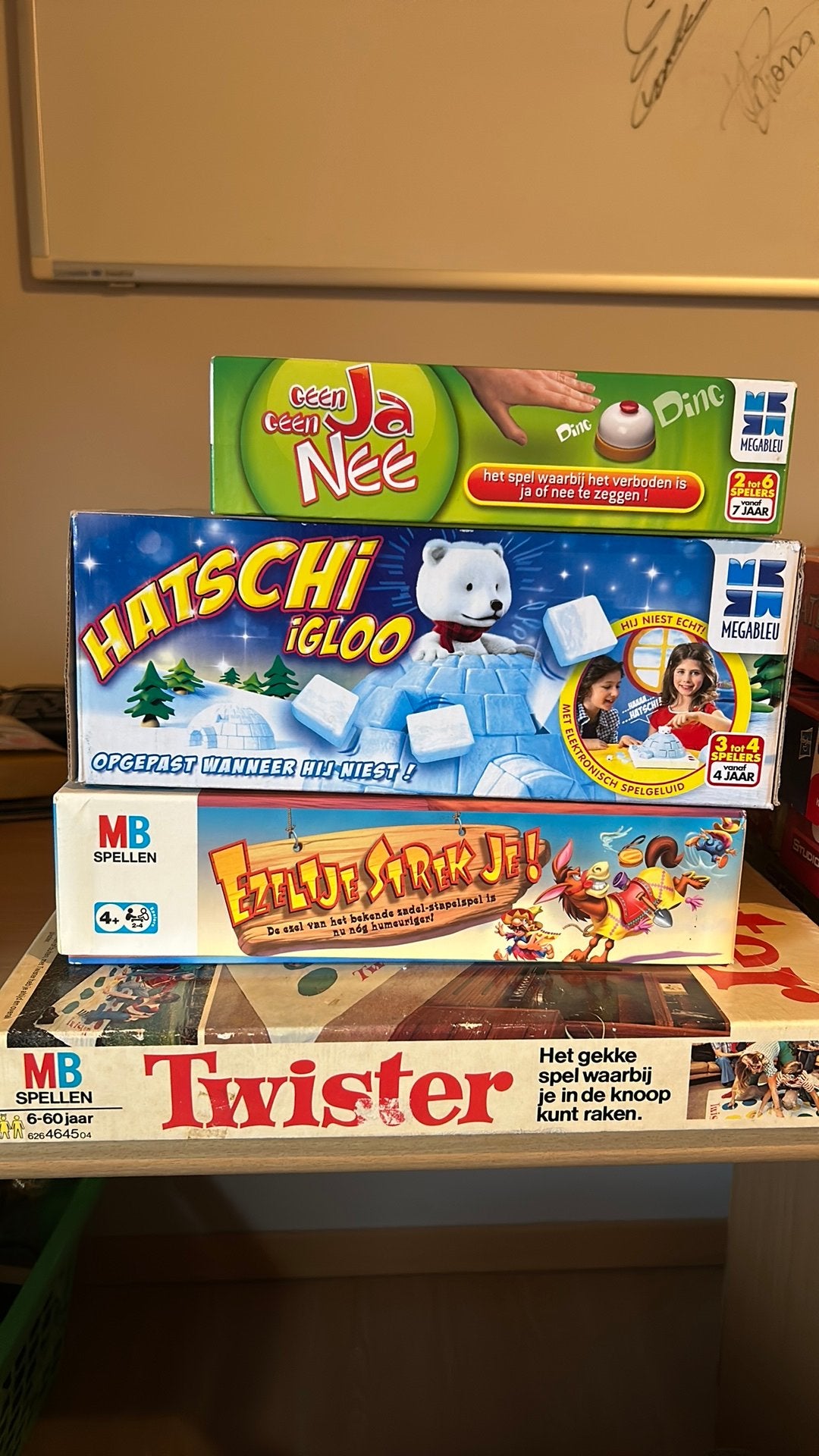 Geen ja geen nee, Hatschi Igloo, Ezeltje stekje, OudeTwister, Hobby en Vrije tijd, Ophalen, Gebruikt