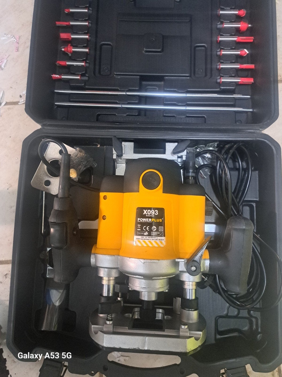 Powerplus bovenfreesmachine., Doe-het-zelf en Bouw, Ophalen