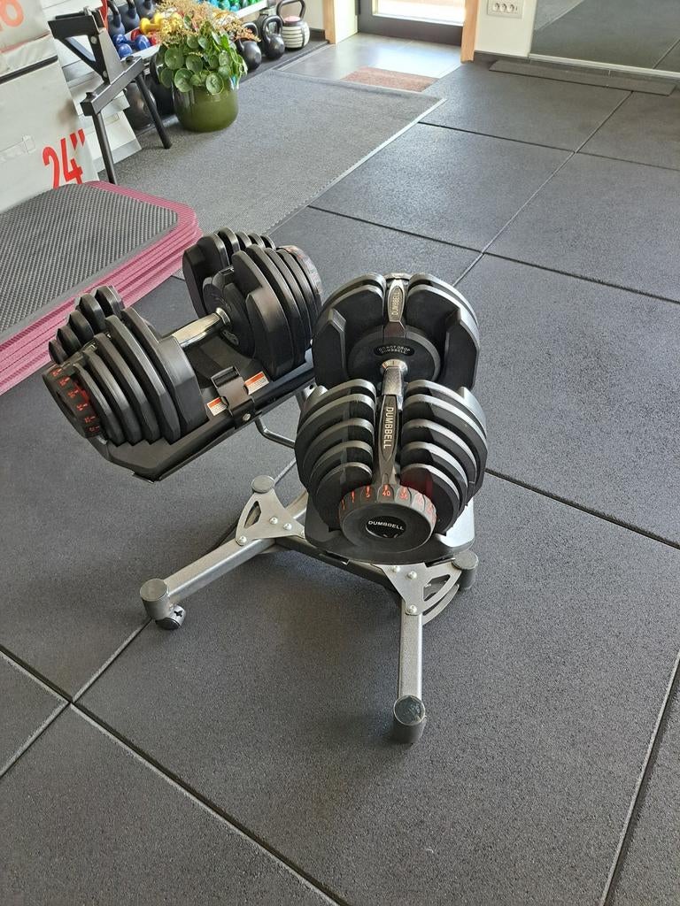 Verstelbare dumbells van 40 kg + standaard, Sport en Fitness, Ophalen, Zo goed als nieuw, Benen, Halterset