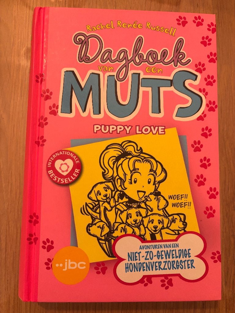 Dagboek van een muts - Puppy Love, Boeken, Rachel Renée Russell, Ophalen of Verzenden, Zo goed als nieuw, Fictie