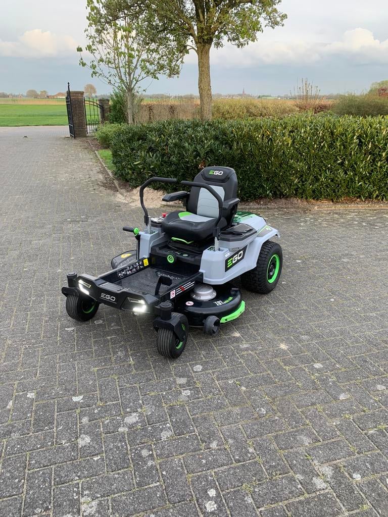 Electrische Zitmaaier EGO ZT4200E-L, Ophalen, Zo goed als nieuw