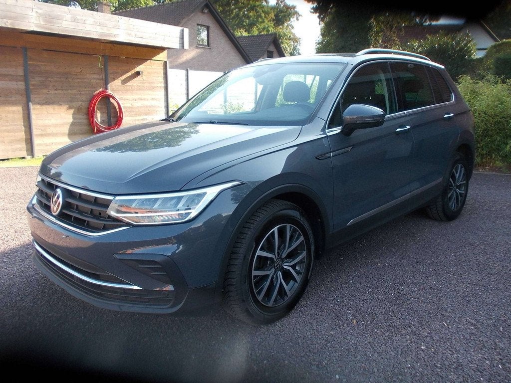 Volkswagen Tiguan Tiguan 1.5 TSI ACT Comfort-line NAVI-CAMER, Achat, Euro 6, Entreprise, Boîte manuelle