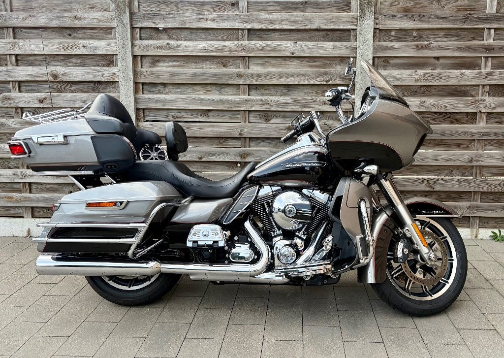 Harley Davidson FLTRU Ultra Road Glide bj 2016, Motoren, 2 cilinders, 1690 cc, Occasion, ABS
