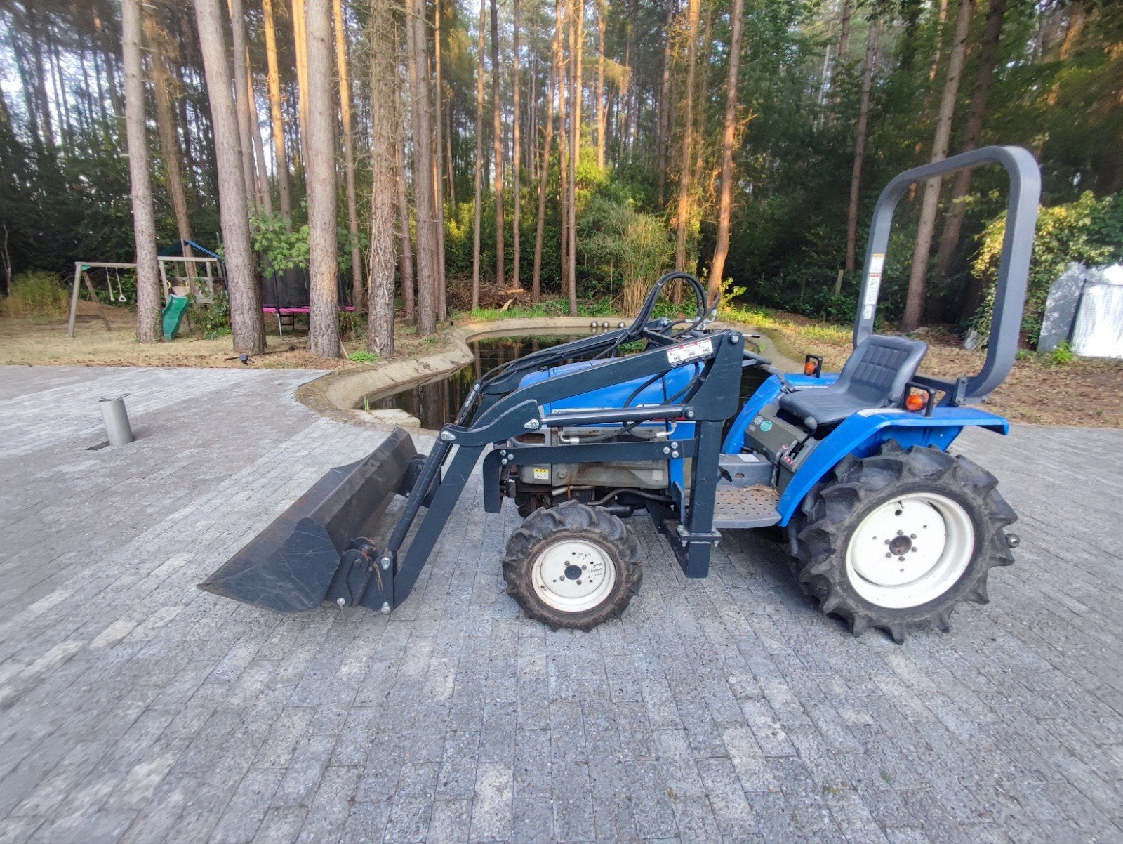 Minitractror Iseki TM17 met frontlader, Ophalen