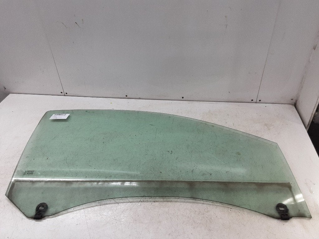 VITRE AVANT DROITE Renault Clio III (BR / CR), Renault, Mevr. I. Hauben, Utilisé, Rue de l'Espoir 34 34
4030  GRIVEGNÉE, BE