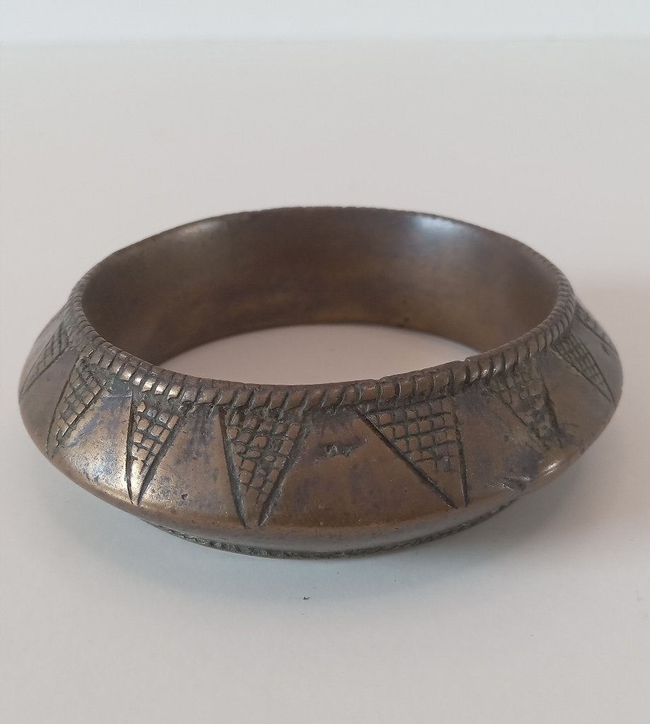 Bracelet africain, Envoi