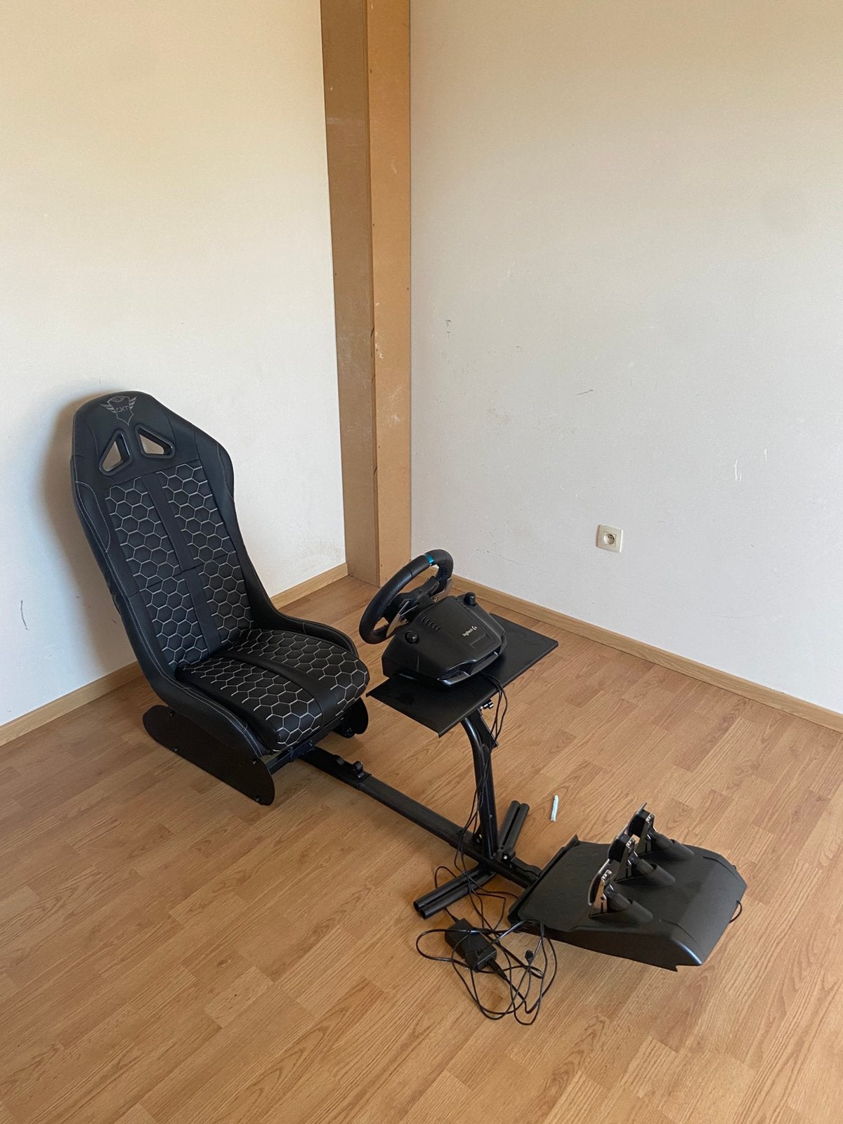 Logitech G29 stuur + stoel, Games en Spelcomputers, Spelcomputers | Sony Consoles | Accessoires, Ophalen, Zo goed als nieuw, Playseat of Racestoel
