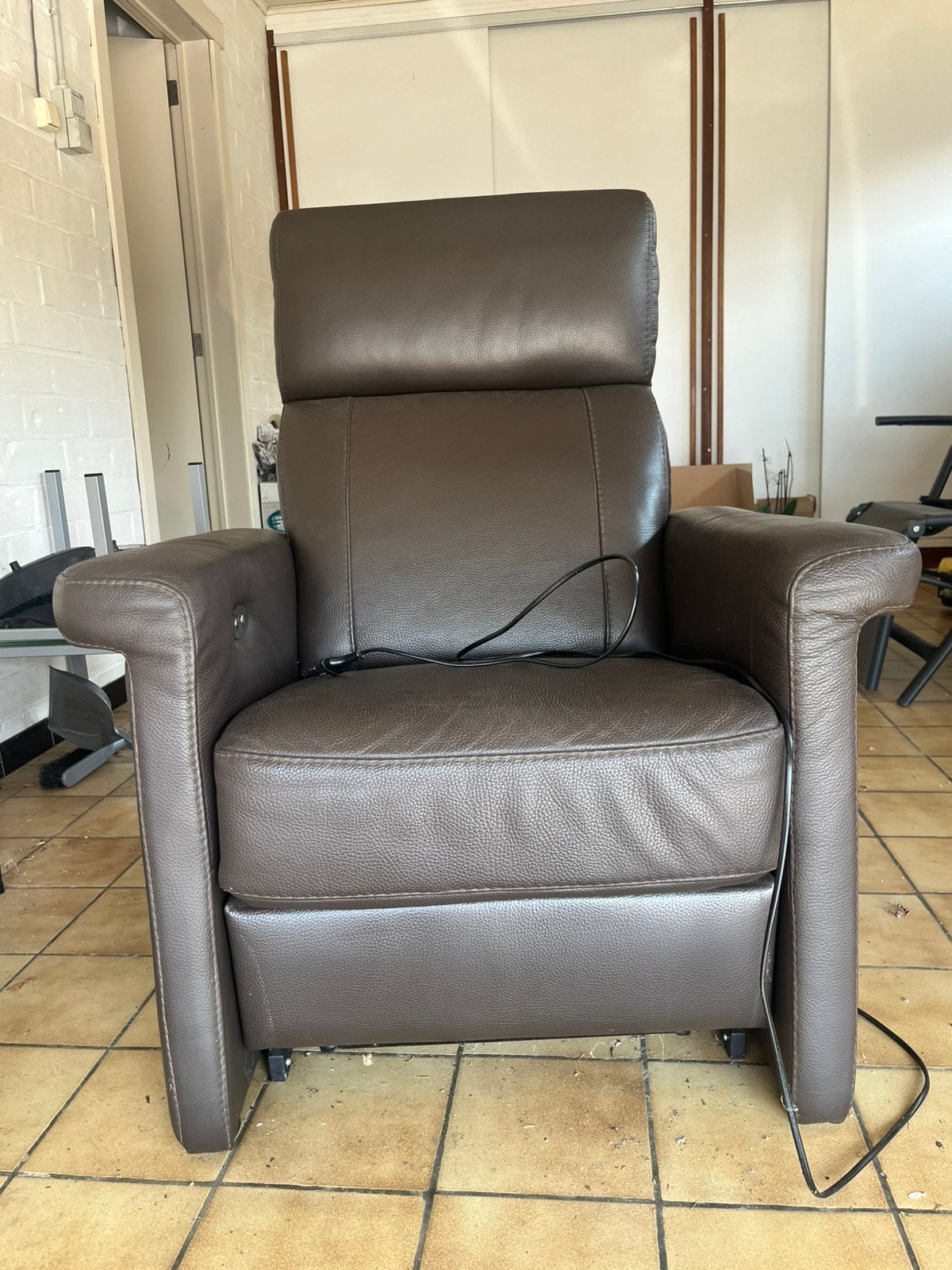 Lederen relaxzetel met liftfunctie, Huis en Inrichting, Ophalen, Gebruikt