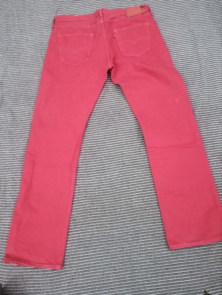 Jeans Levi's 501 rouges... vintage... en parfait état.., Enlèvement