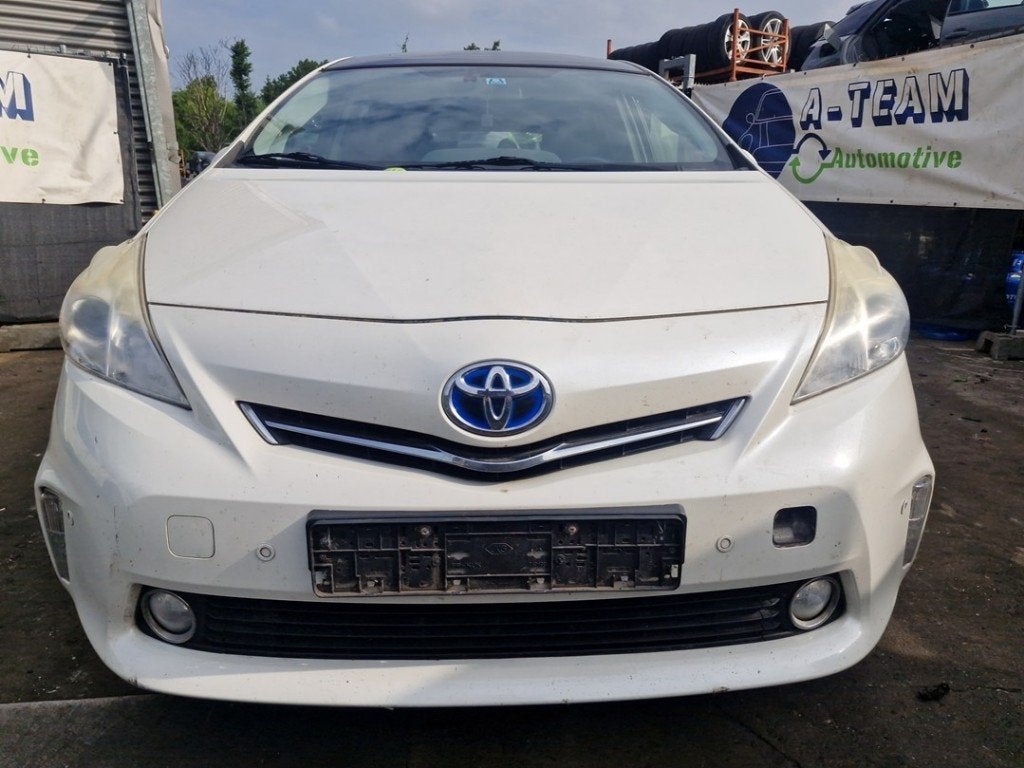 BUMPER VOOR Toyota Prius Plus (ZVW4) (01-2011/-), Gebruikt, Voor, Toyota, Bumper