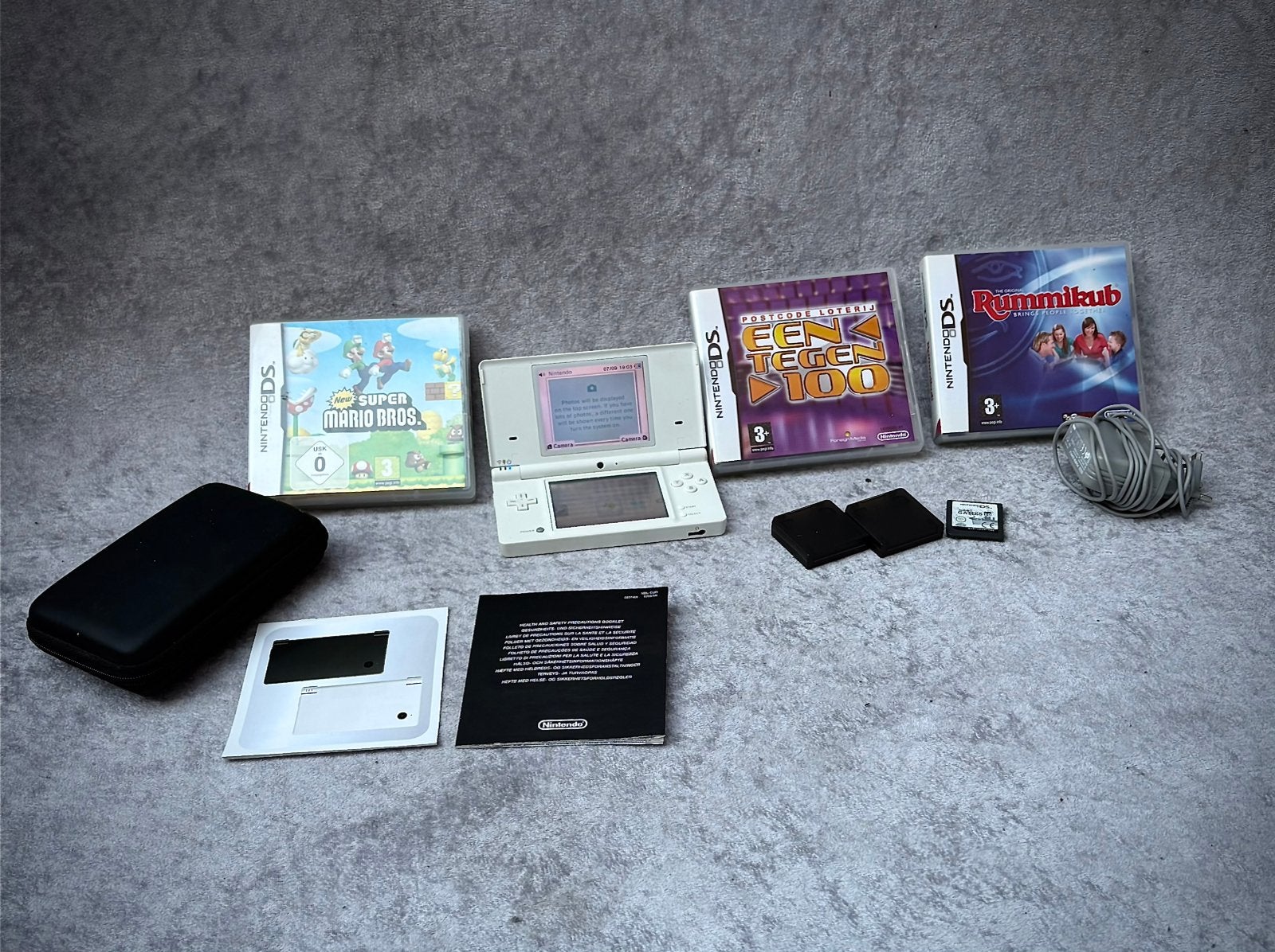 Nintendo DSI XL, Games en Spelcomputers, Verzenden, Zo goed als nieuw, Met beschermhoes of tas, Wit