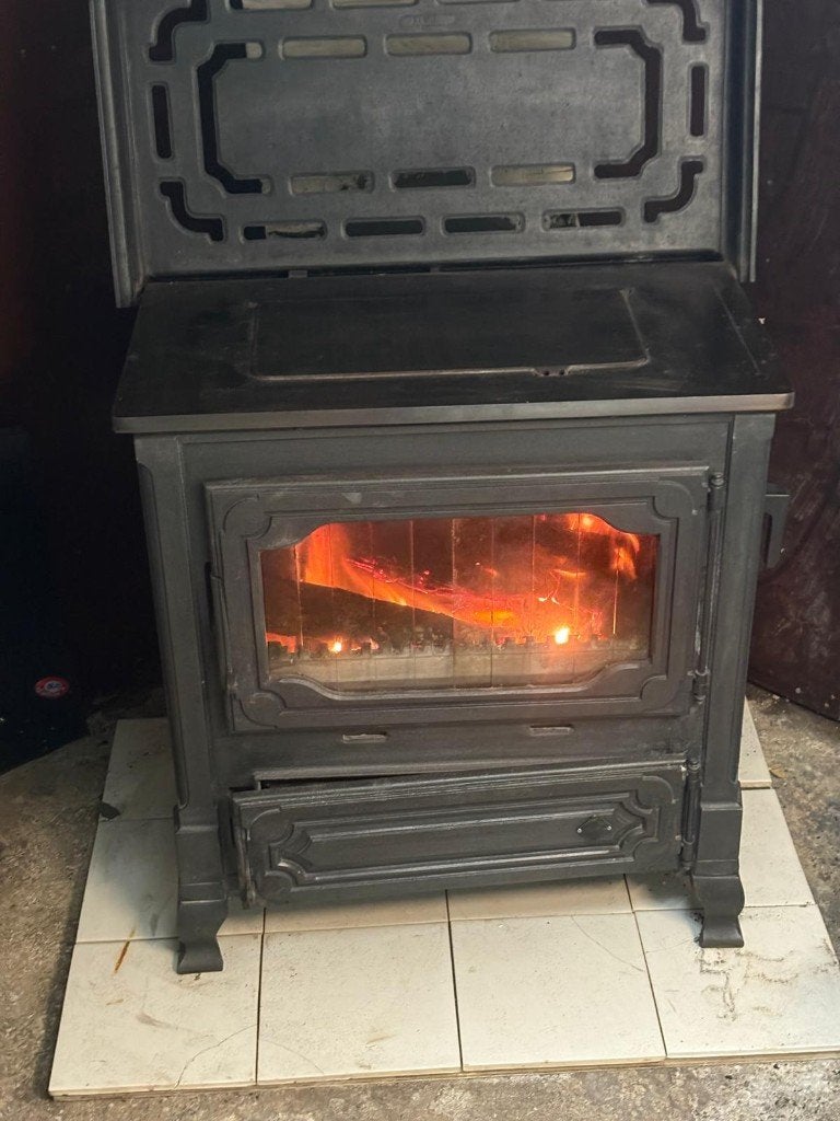 Hout/Kolen kachel. Voornamelijk kolen gebrand., Ophalen, Gebruikt, Overige brandstoffen, Vrijstaand