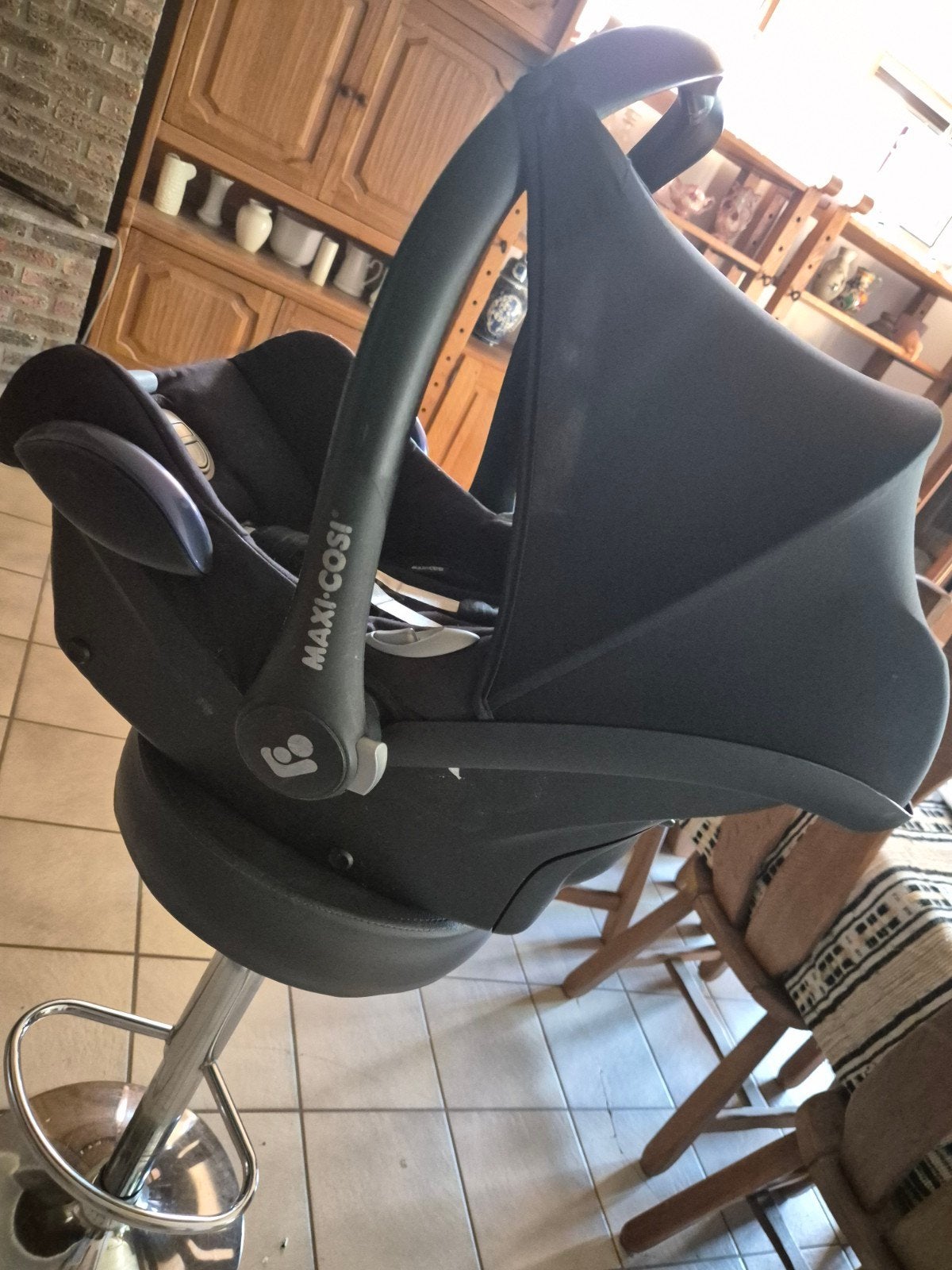 Panier de transport + maxi cosi + chaise pour table, Enlèvement
