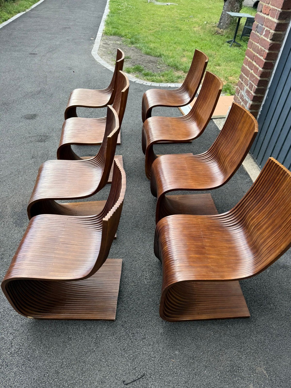 8 Chaises zigzag Alejandro Estrada